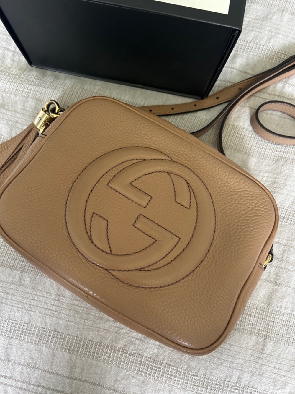 Gucci soho disco bag Pebbled Leather Crossbody in Warm Taupe with Tassel - Picture 2 of 6